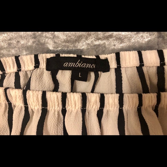 Off shoulder loose fitted striped shirt - Picture 2 of 3